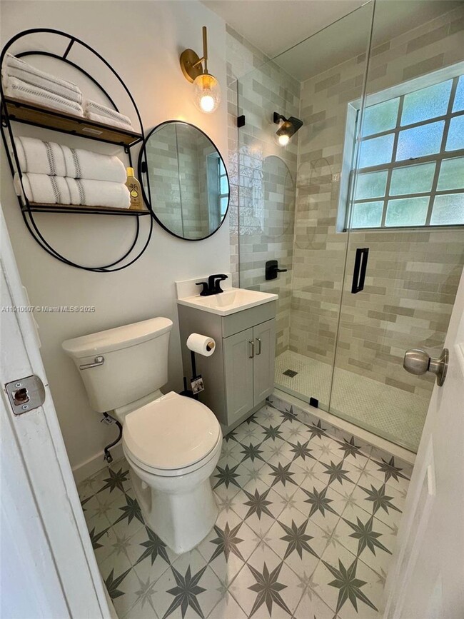 Photo - 8620 Byron Ave Unidad 8620-7