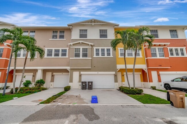Photo - 4 BEDROOMS 3.5 BATHROOMS!! GATED COMMUNITY