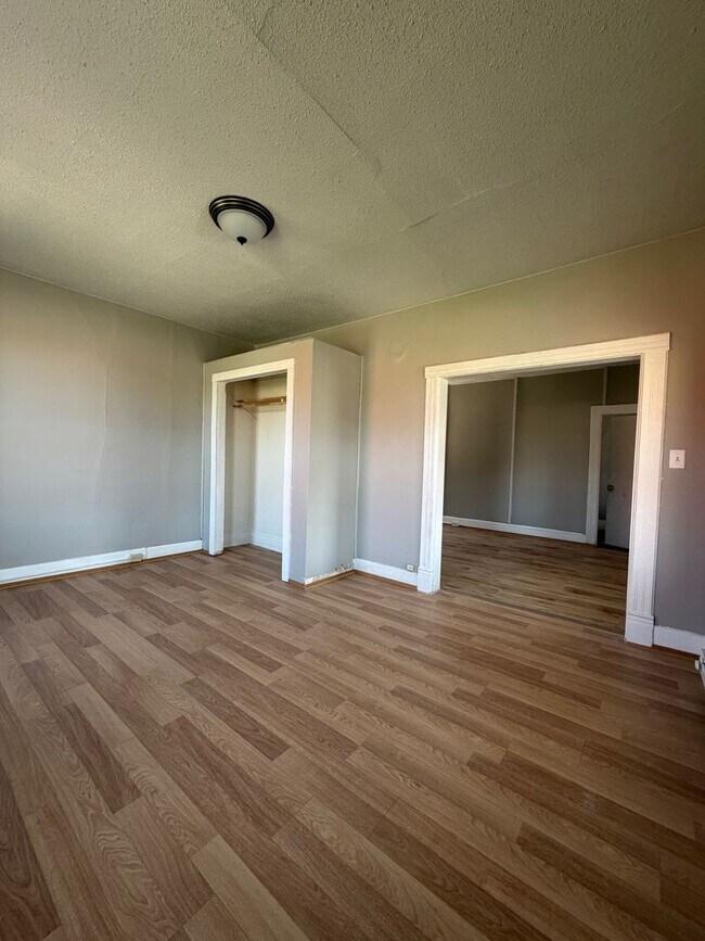 Photo - 907 Forest St Unit 1