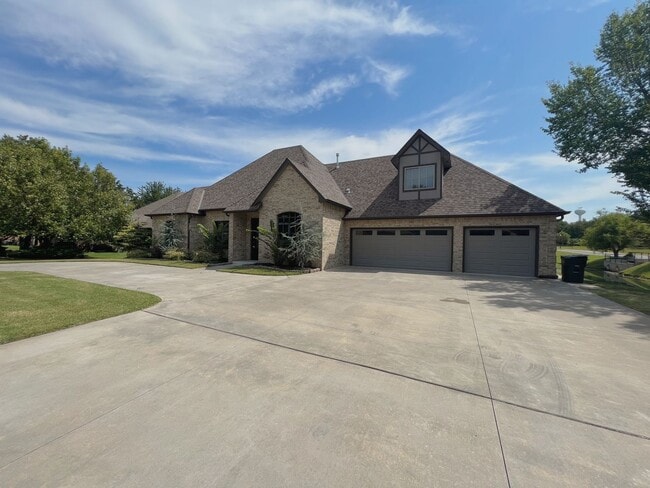 Photo - Waterfront Gem in Edmond!