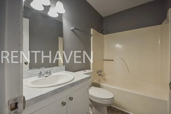Photo - 821 Setter Ln