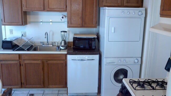 Building Photo - 4 Nashua St Unit 2