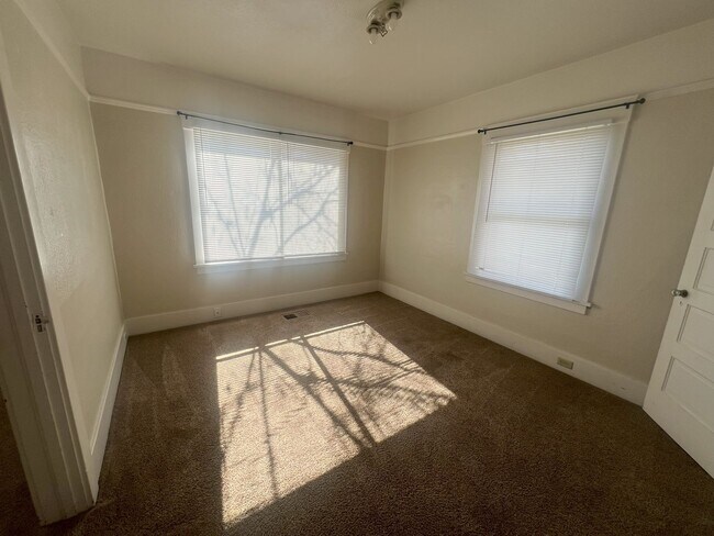 Photo - 3 Bed, 1 Bath Home Unit 432