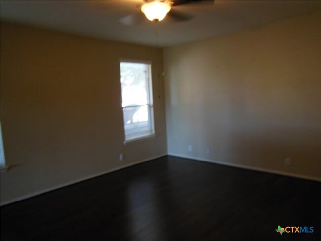 Photo - 505 Starling Creek