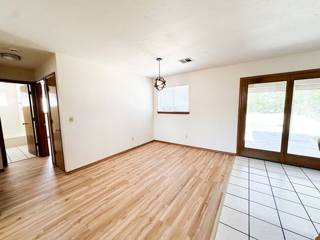 Photo - Spacious 2 Bed Home with Covered Patio, Garage & Prime Location Near OCCC