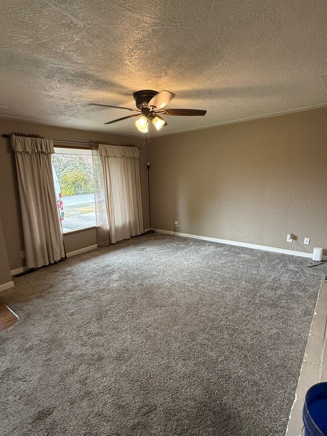 Living room - 3025 Tess Ave NE