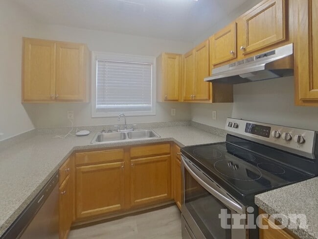 Photo - 535 Brentwood Blvd