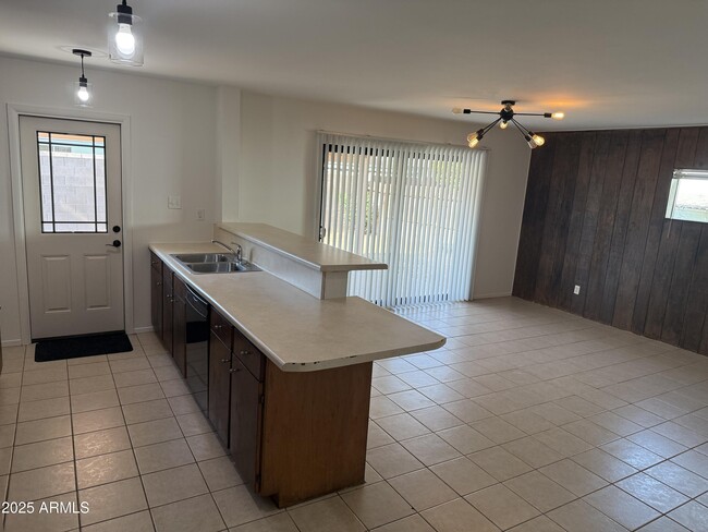 Photo - 944 E Concorda Dr