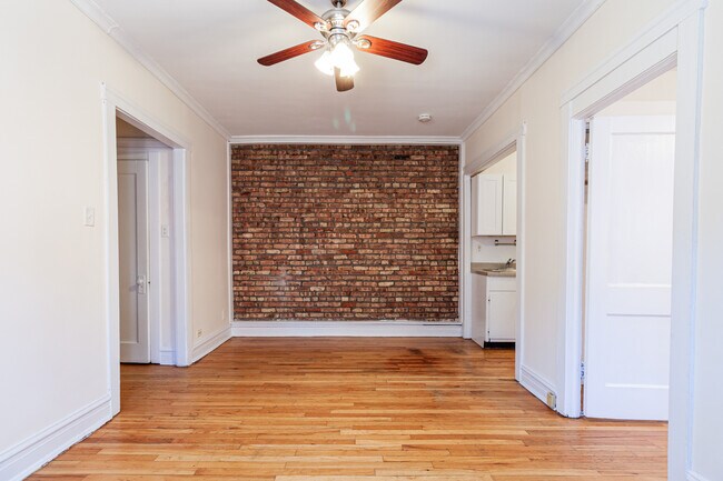 Photo - 951 W Cornelia Ave Unit 2D