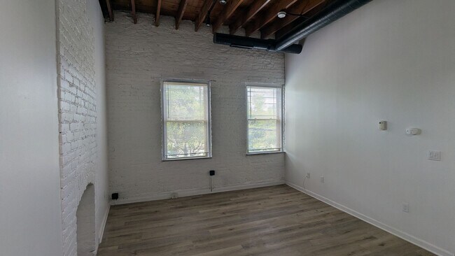 Photo - 2800 Mayfield Rd Unit Coventry - E