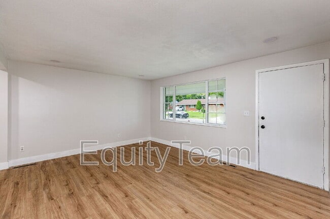 Photo - 722 Castro Ln