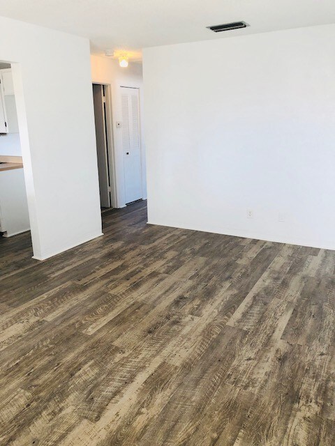 Photo - 2417 N Oleander Ave