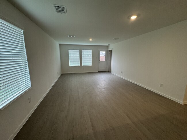 Photo - 913 Birkdale Dr