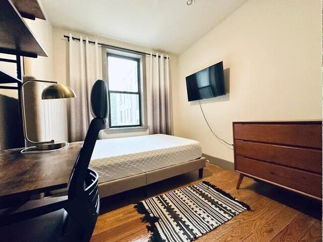 Photo - Furnished room/NOT APARTMENT Unit 3E