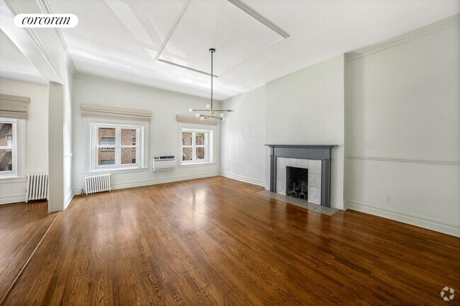Building Photo - 120 E 19th St Rental