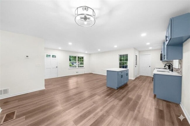 Photo - 3022 Hillwood Dr NW