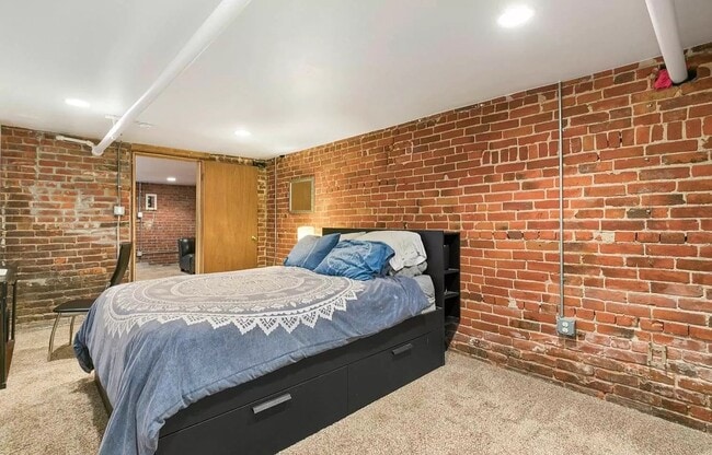 Photo - 1748 N High St Unidad 4