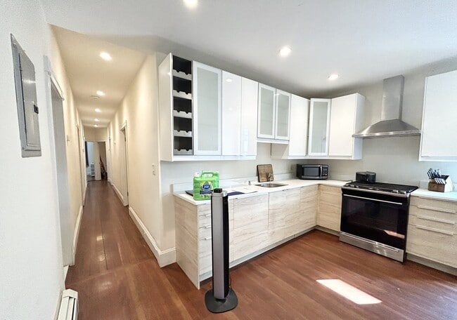 Photo - 692 Columbia Rd Unit 2