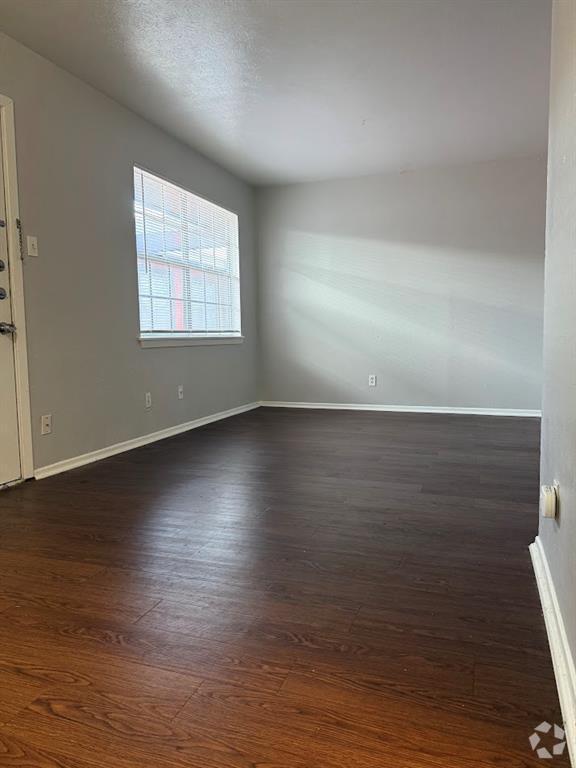 Building Photo - 307 E 31st St Unit 207 Rental