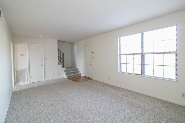 Photo - 1603-08 Minglewood Drive