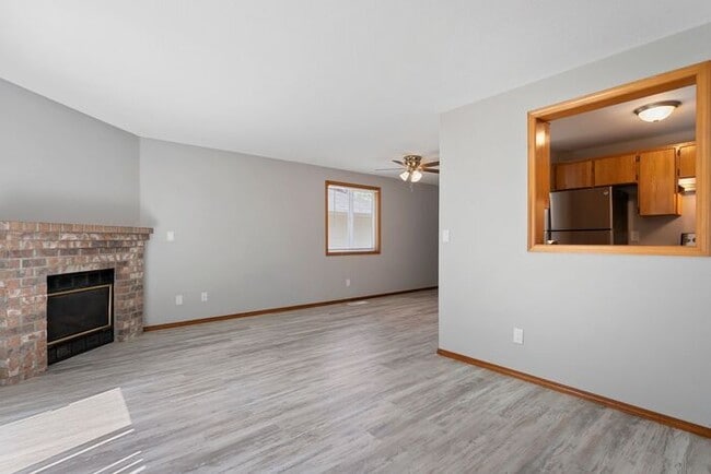 3 bedroom townhouse with Garage!! Wont las... - 3 bedroom townhouse with Garage!! Wont las...