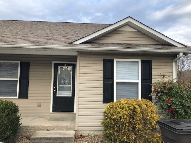 Building Photo - "Charming 2-Bedroom Retreat with 2 Full Baths in Cookeville – Spacious 1082 Sq Ft Living!" Unit A