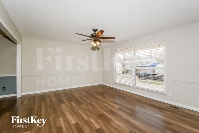 Photo - 578 Green Forest Dr