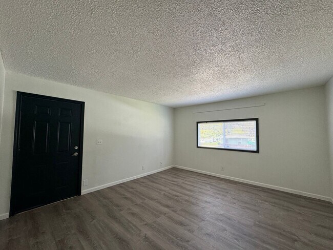 Photo - Stark Street Crossing