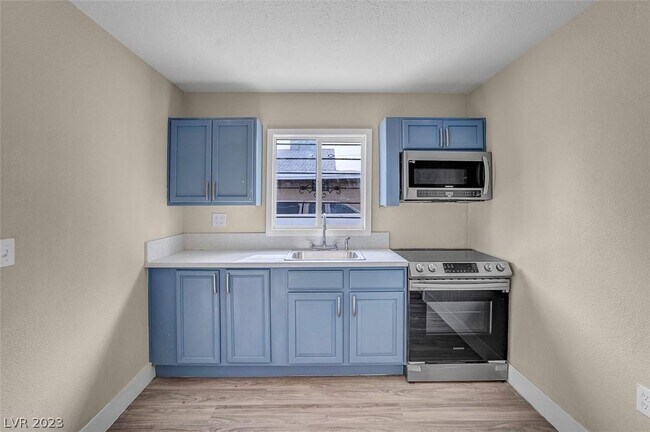 Photo - 1815 Stanford St