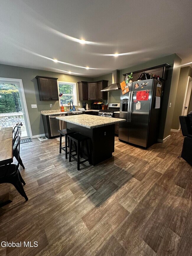 Photo - 1477 Plank Rd