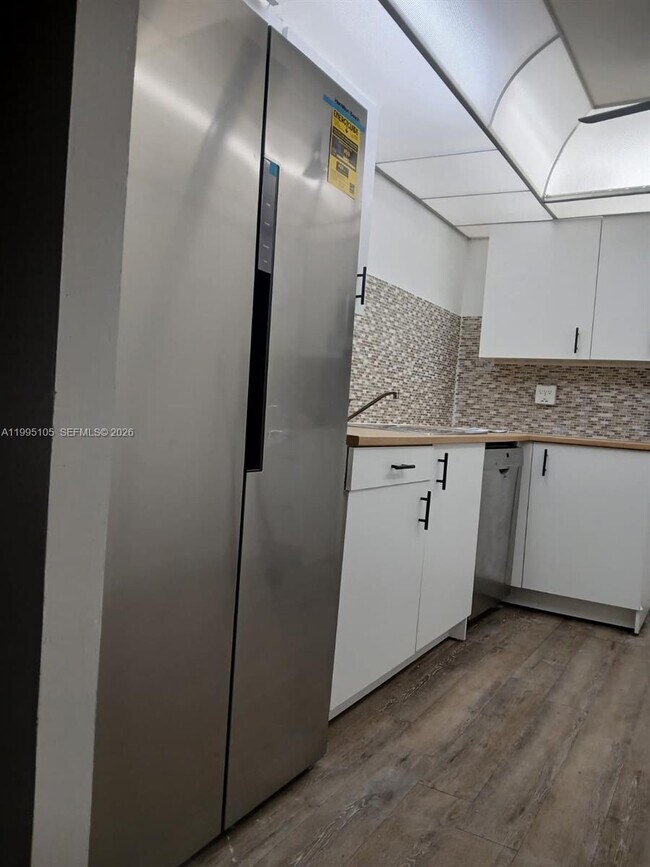 Photo - 1300 St Charles Pl Unidad 222