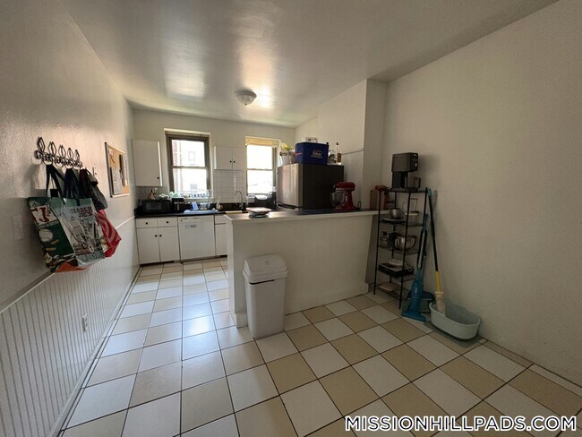 Photo - 715 Parker St Unit 2