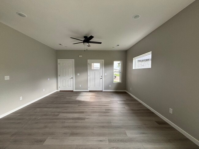 Photo - 4940 W Minota St