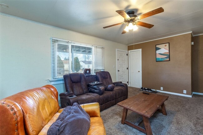Photo - Property For Rent - Minutes from Downtown