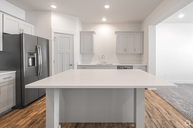 3BR, 2.5BA - 1,520SF - Dining Room/Kitchen