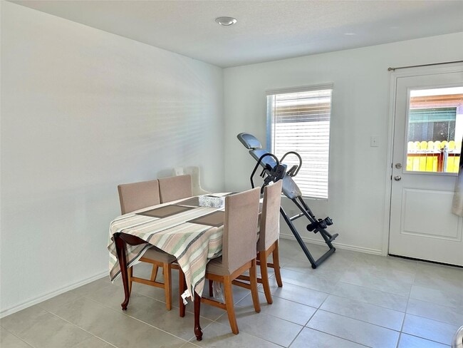 Photo - 6561 Alfalfa St