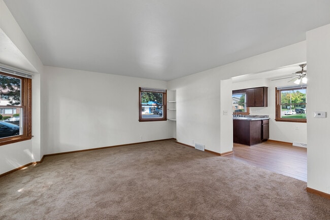 Building Photo - 5545 S Illinois Ave Rental