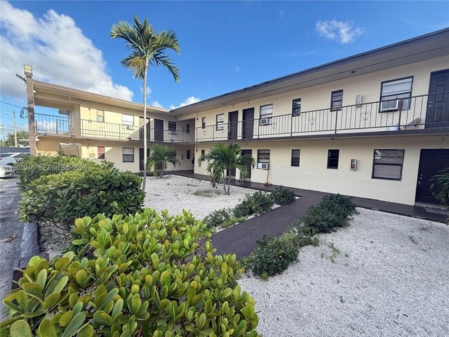 Building Photo - 3330 NW 48th Terrace Unit 215