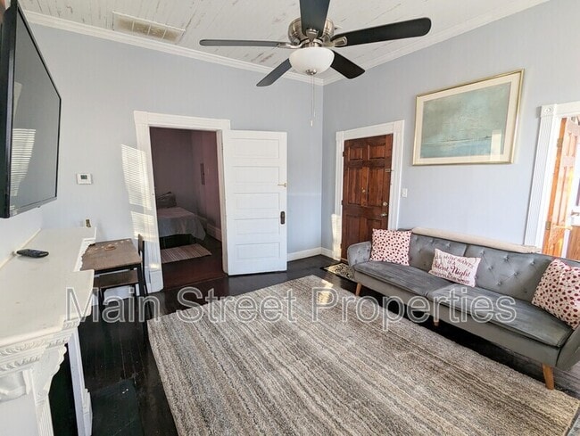 Photo - 911 N Spring St Unit 3