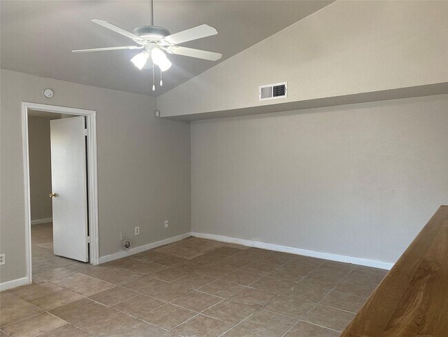 Photo - Limestone Dr. Duplex Unit 2425 Limestone Dr.