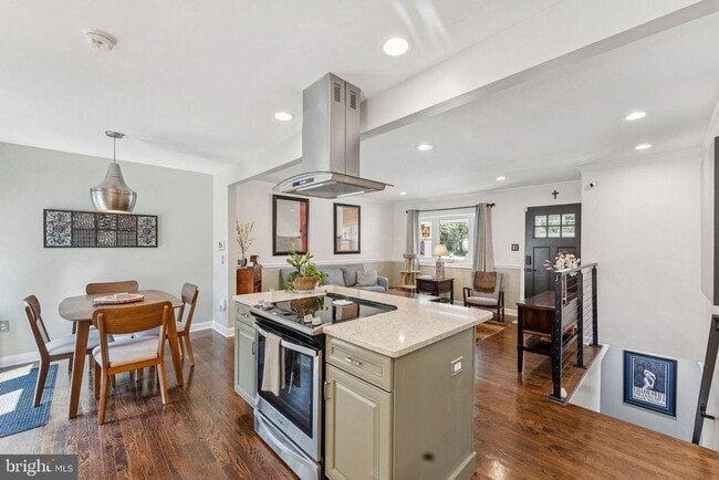 Photo - 1911 Radford Dr