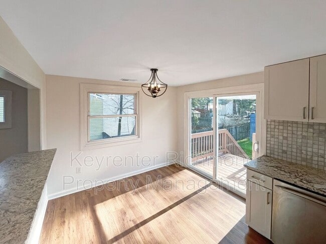 Photo - 927 Pleasant St