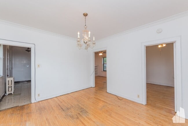 Photo - 2253 W Argyle St Unit 3