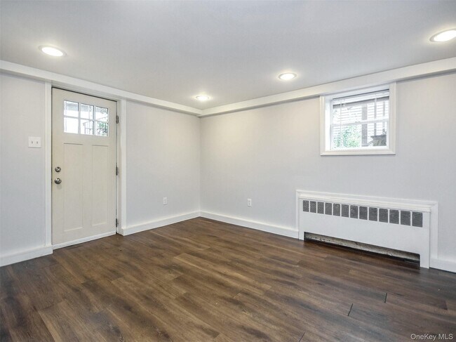 Photo - 3 Pequot Ave