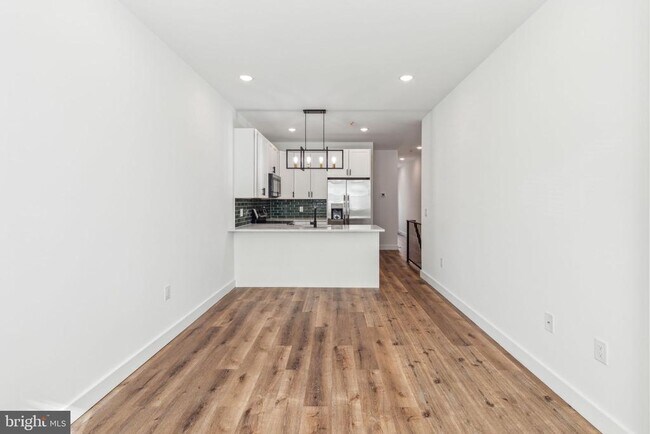 Photo - 415 W York St