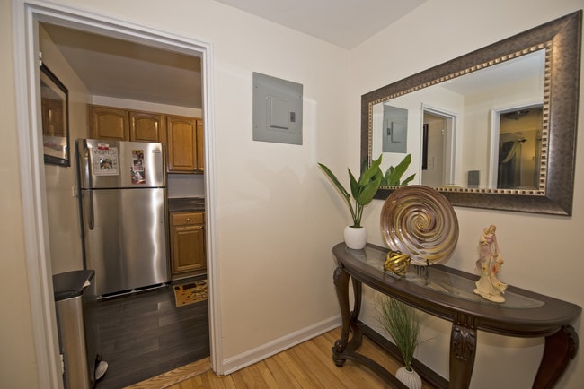 Photo - Bay Shore Manor