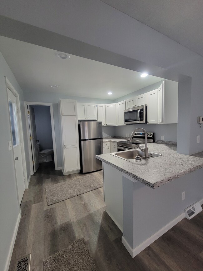 2 Bedroom Kitchen/Bar area