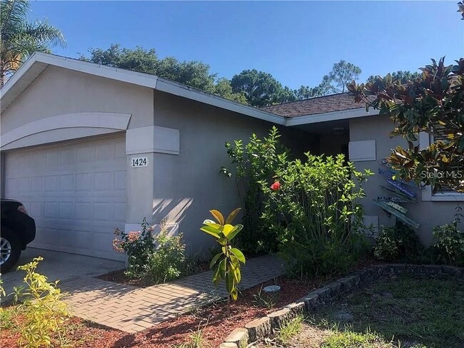 Building Photo - 1424 Chesterfield Dr
