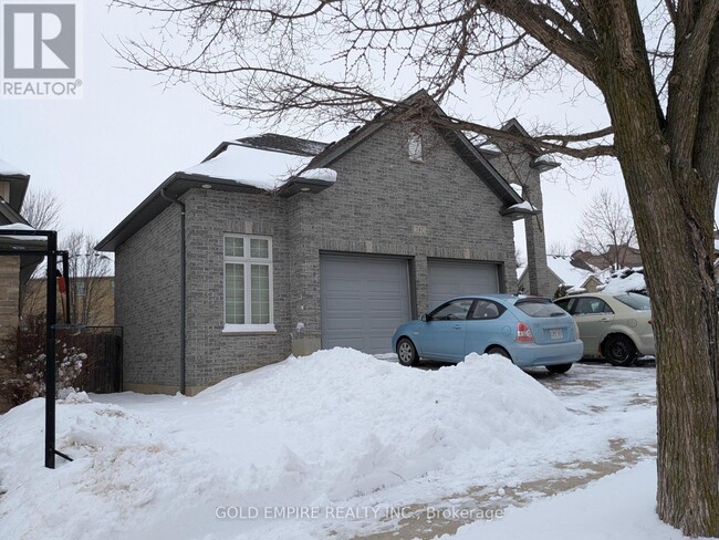 Photo - 747 Redtail Ct