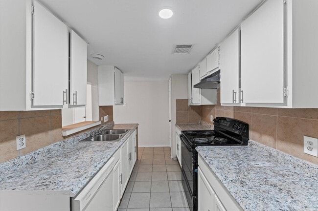 Photo - 12206 Ormandy St